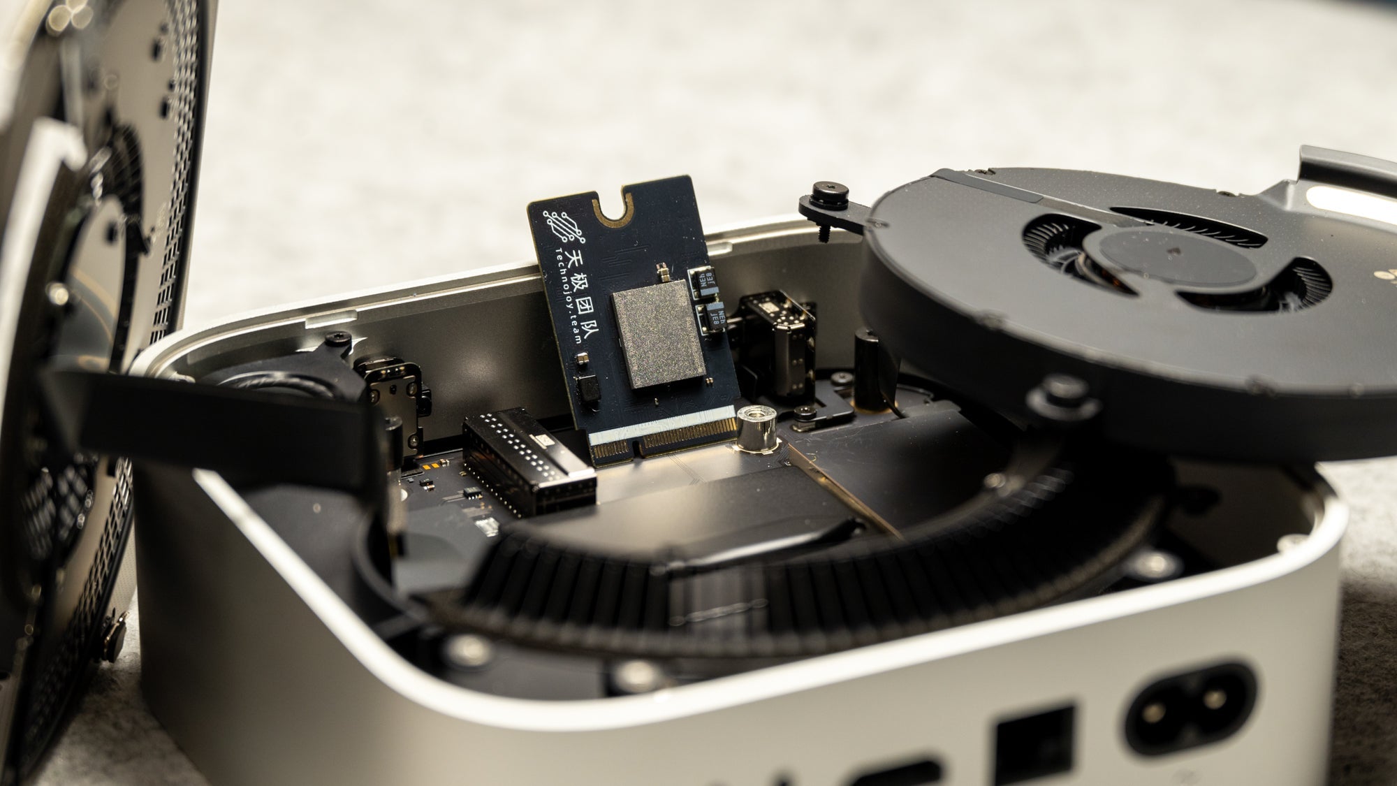 2TB Drive for Mac Mini M4 – M4BoostHub – Mini M4 SSD Upgrade